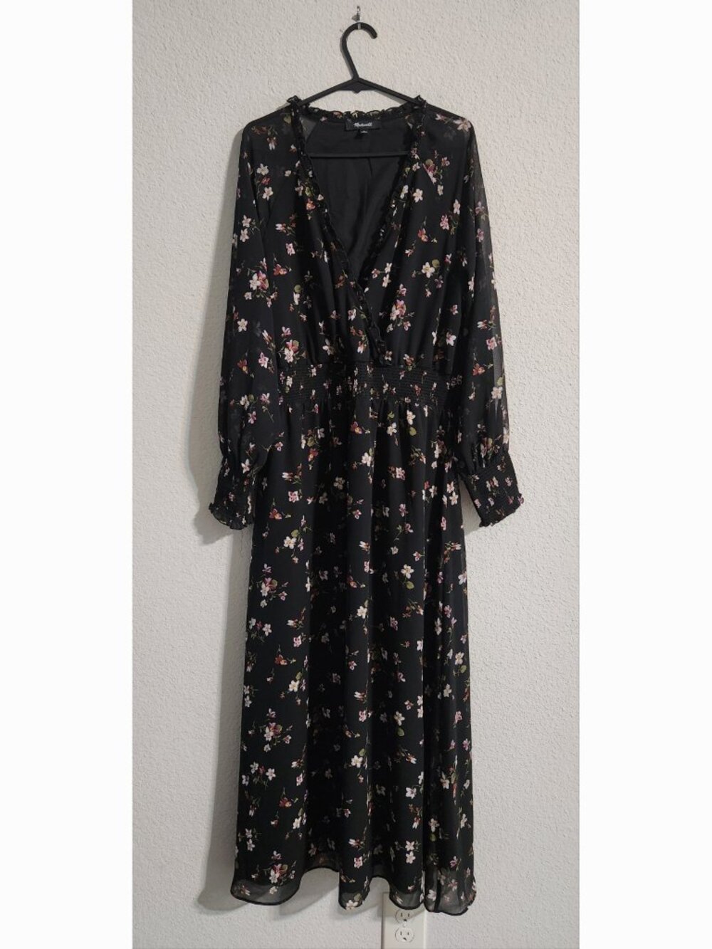 Madewell Georgette Smocked Midi Dress in Backyard Blooms size Medium - Picture 5 of 11